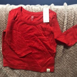 Wardrobe staple long sleeve 12-18M unisex. GAP.NWT